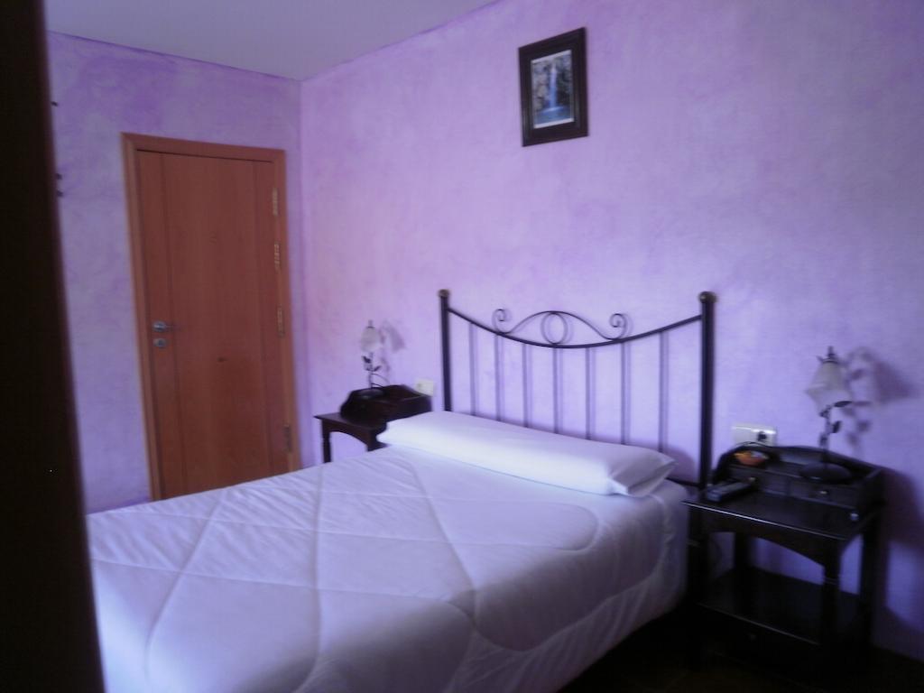 Hostal El Olmo Camarena de la Sierra Phòng bức ảnh